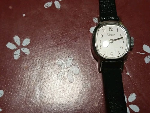 Vintage Timex Self Wind  Leather Strap Women's Watch.