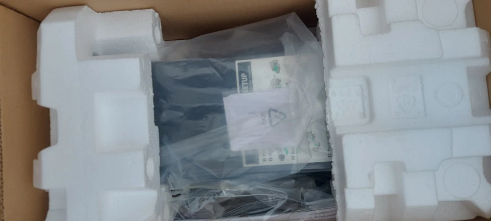 APC SMT750IC Smart Connect Smart-UPS 750 VA 230 V LCD Desktop Tower UPS - Image 3 of 3