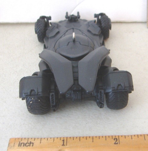 ~BATMOBILE~BATMAN V SUPERMAN :DAWN OF JUSTICE~2016 HALLMARK ORNAMENT~ - Picture 5 of 8
