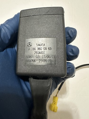 2016-2019 MERCEDES GLE 43 AMG W166 FRONT RIGHT SEAT BELT BUCKLE A1668600969 OEM - Picture 4 of 10