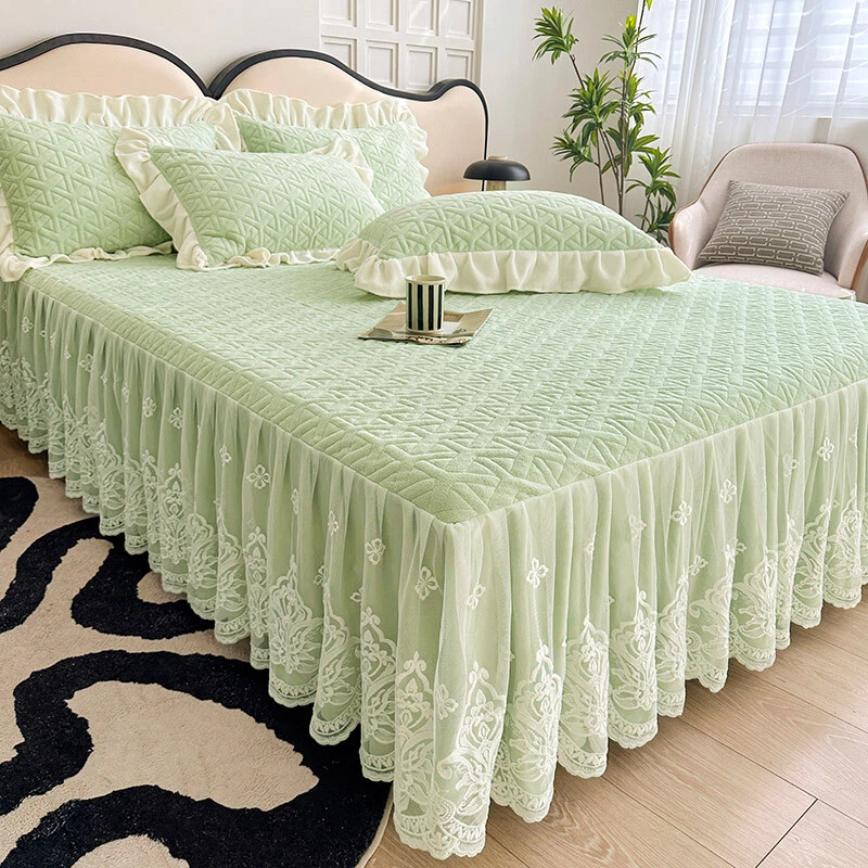 Chic Velvet Bedspread Queen Size Lace Ruffle Bed Skirt King with 2 Pillow Covers - Image 4 of 4