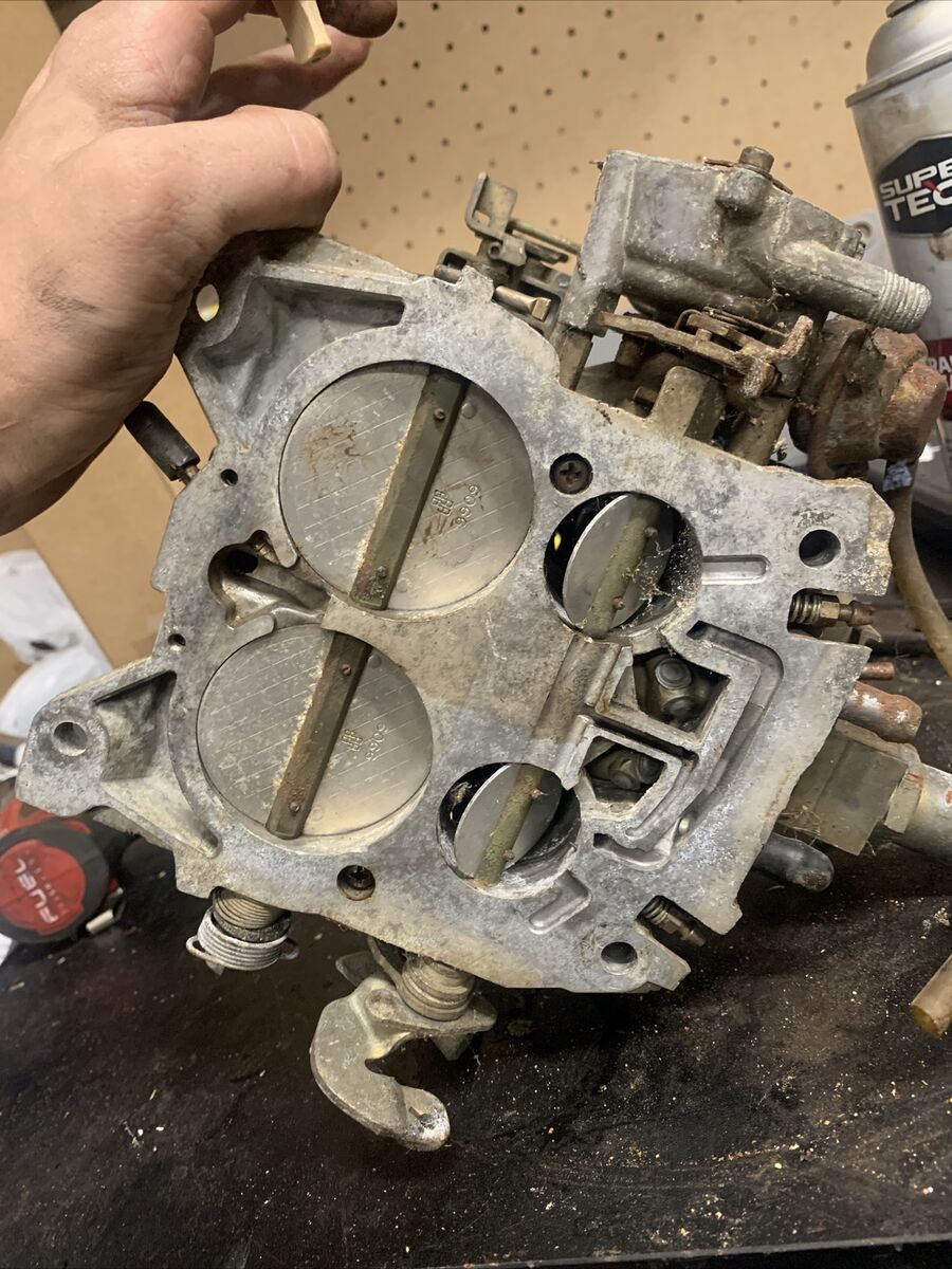 ROCHESTER QUADRAJET CARBURETOR 17056553 1976 OLDSMOBILE 350 ROCHESTER QUADRAJET CARBURETOR 17056553 1976 OLDSMOBILE 350