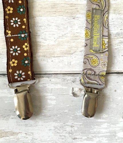 Baby Girl Binkie Pacifier Clip Holder Set of 2 Paisley & Floral Flower Prints - Bild 2 von 3