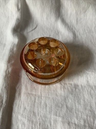 Vintage Marigold Carnival 8 Hole Glass Flower Frog Iridescent For Vase Or Bowl - Bild 1 von 6