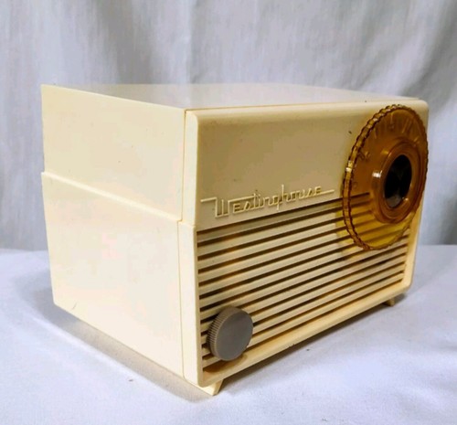 Vintage Westinghouse AM Tube Radio Model No. H-379T5 - Picture 3 of 9
