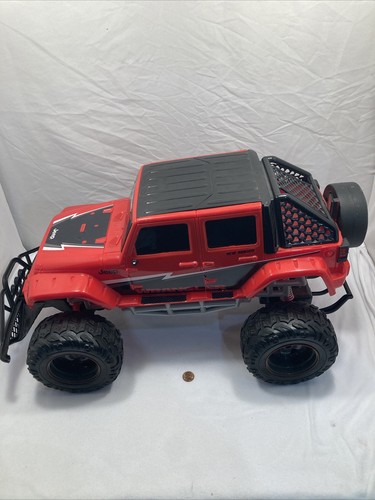 New Bright 1:8 Radio Control (RC) 9.6V 4 Door Jeep Wrangler Red 23" x 12" AP49 - Picture 1 of 9