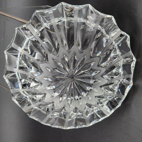 Cenicero redondo para damas Hobstar de cristal de plomo corte brillante acampanado de 6,5" - Imagen 9 de 10