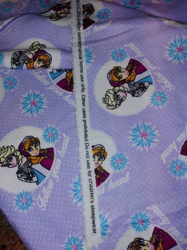 Tessuto artigianale cotone viola 2yds Springs Frozen 'Segui il tuo cuore' Elsa Anna - Foto 4 di 5