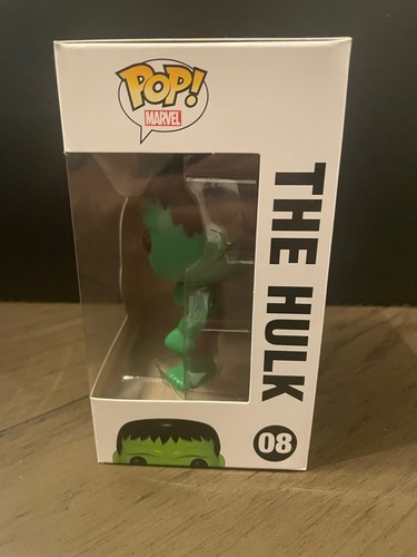 Funko Pop The Hulk #08 Marvel Universe Comics Vinyl Figure w/ Protector - Picture 2 of 5