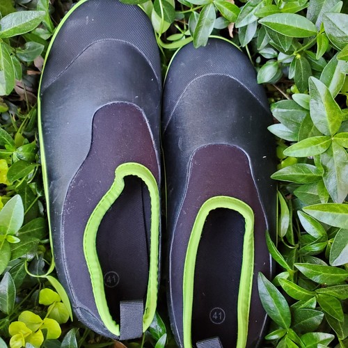 Swim Surf Shoe Size 41 Black Swiftfrog Rubber Lime Green Pull On US M 8-8.5 W 10 - Picture 2 of 24