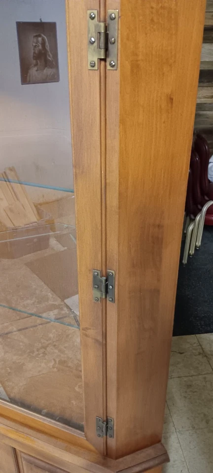 Vitrina de esquina americana temprana colonial de arce de roca dura maciza Tell City Foto 3 de 3