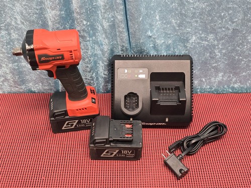 SNAP ON CT9035 1/2" STUBBY IMPACT WRENCH 18V W/ 2 BATTERIES AND CHARGER