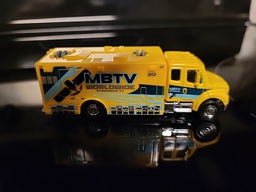 2021 Matchbox Working Rigs Freightliner M2 106 MBTV Satellite Truck Worldwide 4” - Picture 1 of 6