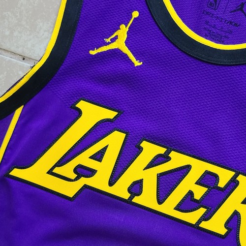 Lebron James Los Angeles Lakers Authentic Nike Jersey - Picture 6 of 18
