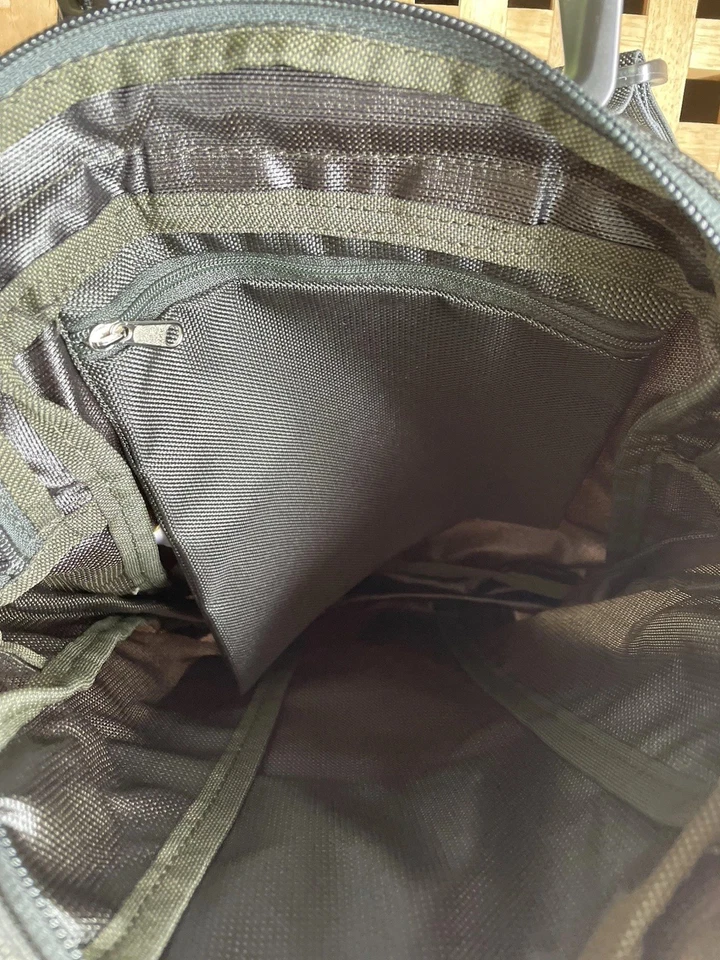 Mochila Olive MD 20 Mandarina Duck nueva con etiquetas Foto 4 de 4