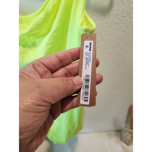 Body SKIMS Fits Everybody 2X Verde Iluminador Cuello Cuadrado Nuevo con Etiquetas (talla 20-22) - Imagen 6 de 6