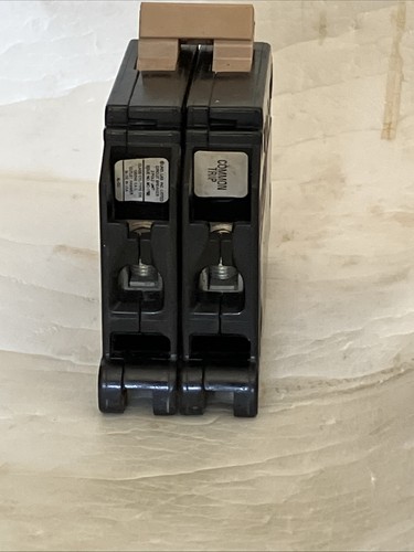 Auténtico disyuntor de pie de plástico Cutler Hammer CH270 70 Amp 240V 2 polos - Imagen 11 de 18