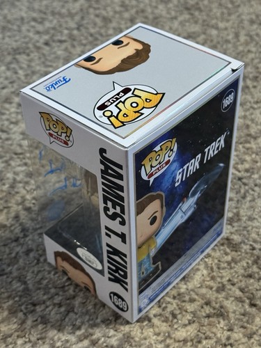 Funko James T. Kirk 1689 ~ William Shatner Signed “Captain Kirk” & “Beam Me Up” - Picture 5 of 9