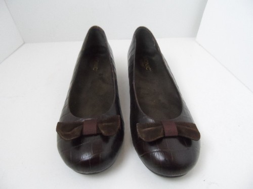 VIONIC Brown Croc Embossed W/Bow Lydia Wedge Slip On Leather Flats - Size 10M - Picture 3 of 12