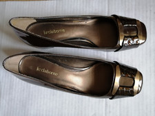 Liz Claiborne vintage Brown Leather pumps Gold Tone buckle