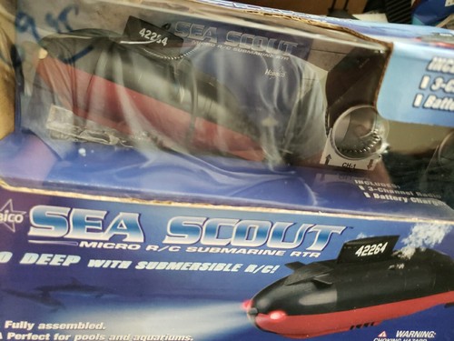 Hobbico Sea Scout Micro RC  Submarine RTR - Picture 2 of 10