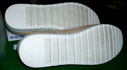 NEW --  BOBS MEMORY FOAM SKECHERS SIZE 10 WHITE COOLING DESIGN SLIP-ON SHOES - Picture 6 of 13