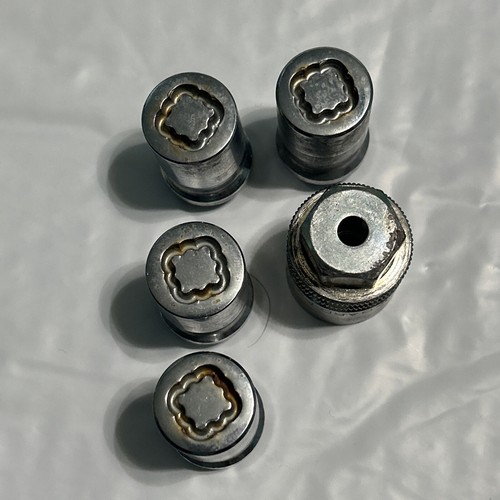 GM OEM Chrome Wheel Wheel Lock Kit M12 x 1.5 x 37.1 - Picture 3 of 5