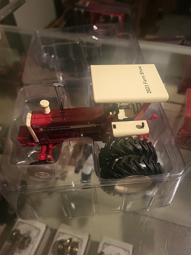 ERTL 1/32 Farmall 1206 w/ ROPS, Rear Dualsh, 2023 Farm Show, 44307-Reg No Box - Picture 8 of 9