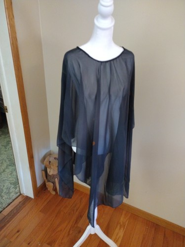 Womens Shawl One Size Black  Red Floral Fringed Trim Rare Vintage Poncho - Bild 1 von 12