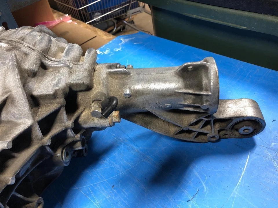 2006 - 2011 Mercedes Benz R350 W251 Front * Carrier Differential Assy 161k Miles - Image 3 of 4