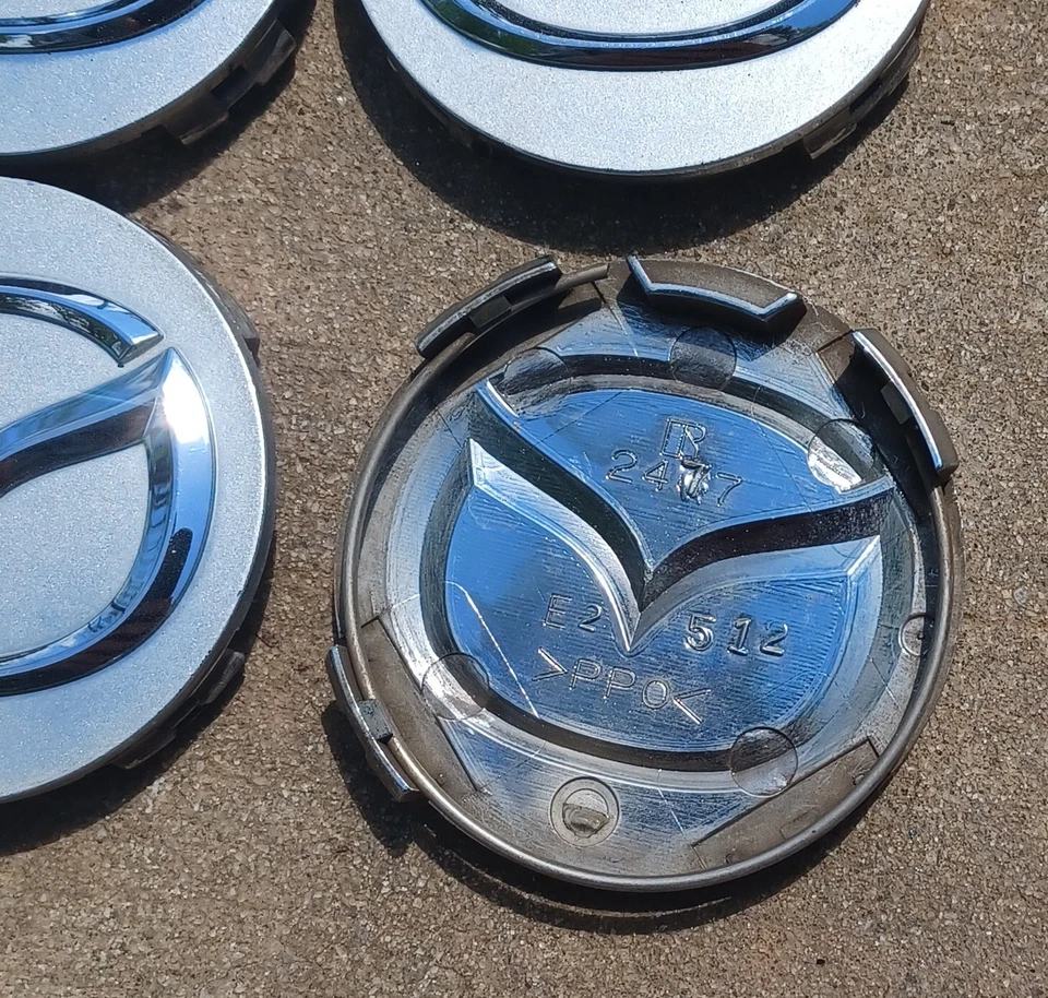 Juego de 4 tapas centrales Mazda 626 Protege Millenia, 1995-2008, P/N 2477 E2 512 Foto 3 de 3