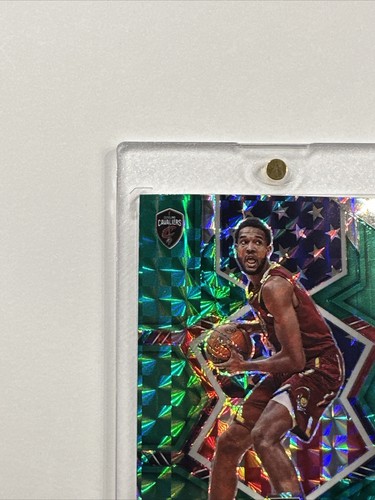 Tarjeta de novato Evan Mobley/F Cavs de radiocontrol | 2021/22 Green National Pride Prizm #258 - Imagen 9 de 10