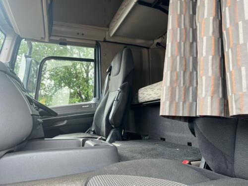 DAF TRUCKS CF 370 6X2 CURTAINSIDER , SLEEPER, AUTO - Picture 15 of 20