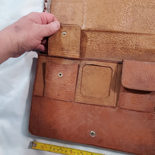 Borsa vintage in pelle lavorata a mano timbrata anni 60 uomo borsetta messenger tote Africa - Foto 4 di 20