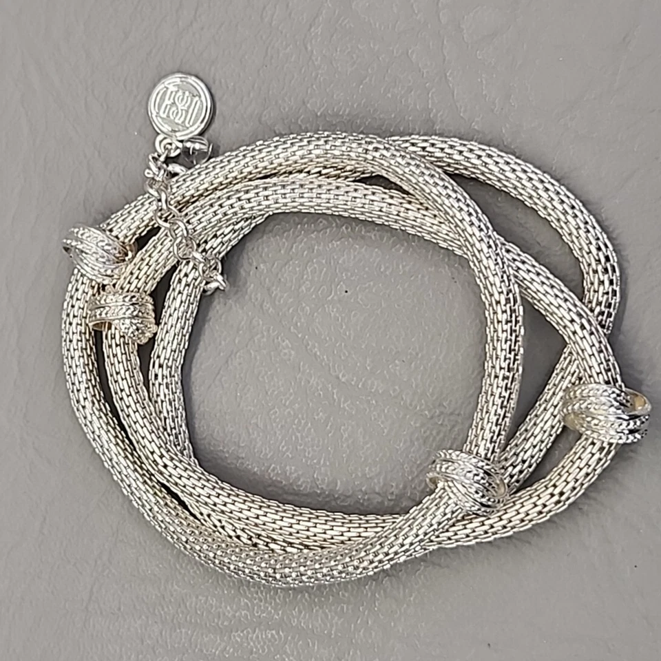 Pulsera de malla Dana Buchman tono plata triple capa cadenas nudos Foto 3 de 4