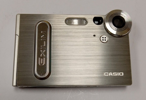 Casio Exilim EX-S3 Digital Camera 3.2 mp Slim with SD Card&Charger 90%NEW - Picture 2 of 12