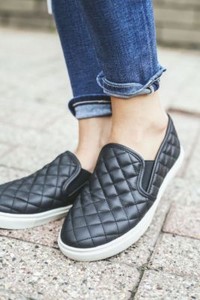 nwb steve madden ecentrcq quilted leather slip on sneaker black blush grey ebay nwb steve madden ecentrcq quilted leather slip on sneaker black blush grey ebay
