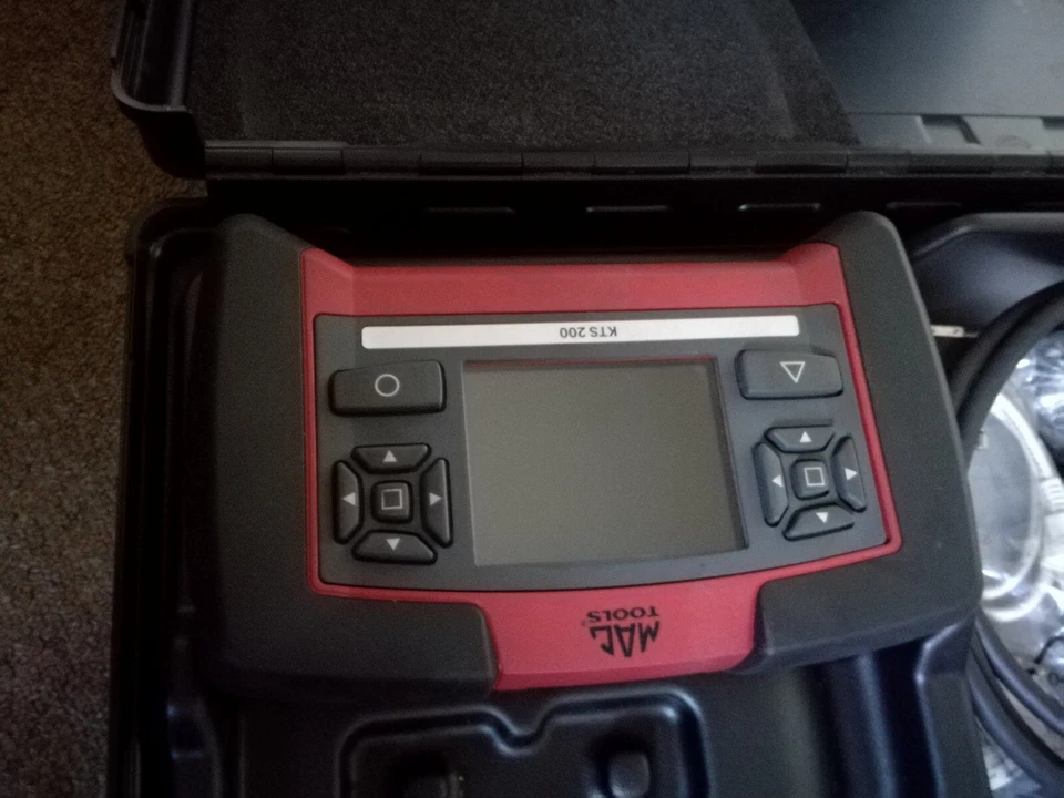 dianostic tool mac tools kts200 good bit of kit in bow no time out soft - Image 3 of 4
