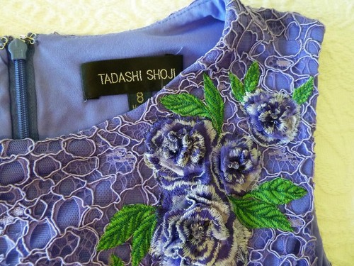 Tadashi Shoji Glyzinie abgestuft Spitze & Netz Rosetten Passform Full Cocktailkleid 8 Neu mit Etikett - Bild 18 von 22