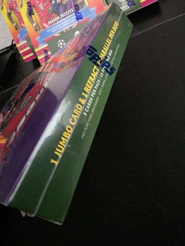 2022-23 Topps Finest Flashbacks UCC Soccer Hobby Box Sealed New OVP - Picture 3 of 4