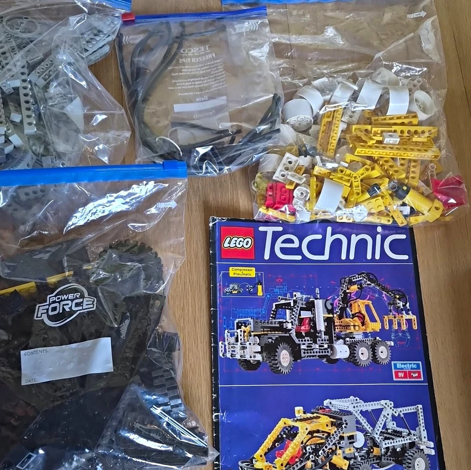 LEGO Technic 8868 Airtech Claw Rig, photo 1 of 4