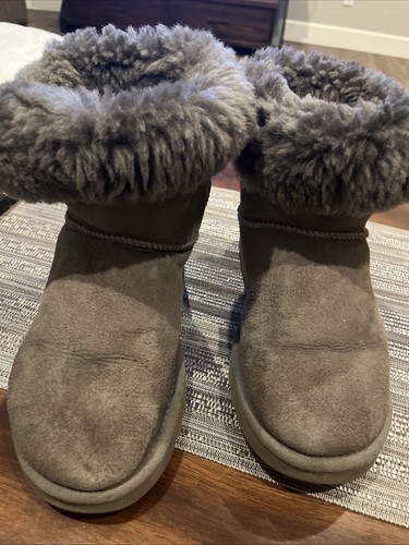 UGG Australia Classic Short Button Grey Boot Women 8,Sheepskin Lined 5591 - Picture 7 of 19