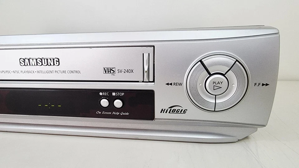 VIDEOREGISTRATORE VHS SAMSUNG SV-240X LETTORE CASSETTE VINTAGE FUNZIONANTE. - Immagine 3 di 4