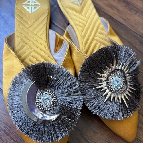 Antonio Melani Moon and Star LeatherSole Yellow Mules Flats Sz 6.5 - Picture 3 of 9