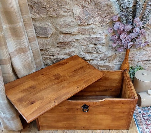 Compact Pine Storage Chest - Picture 3 of 10