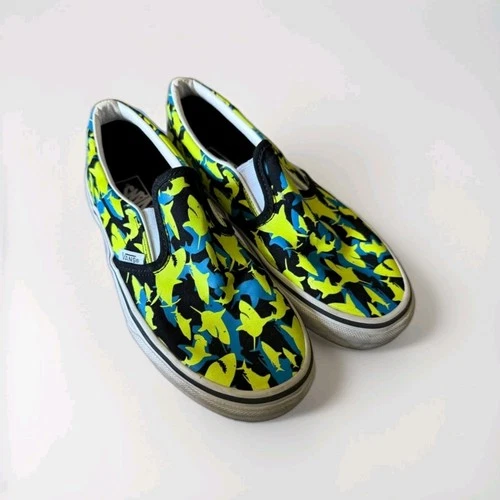 Vans Classic Slip-On Shark Print Blue Yellow Black Canvas Shoes Men’s Size 3