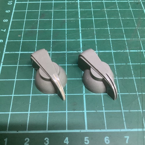 2er Set Vintage grau grün Bulgin Hühnerkopf Knöpfe - für 1/4" Schaft