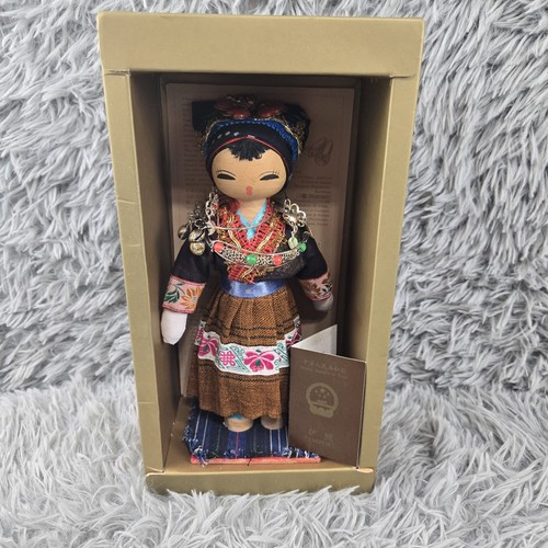 Passaporto bambola in legno Lian Liaogiao 9" cinese fatto a mano abbigliamento nativo, documenti