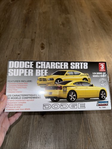 Dodge Charger SRT8 Super Bee Model SCALE 1:24 Skill 3 New Sealed Car Kit - Picture 5 of 7