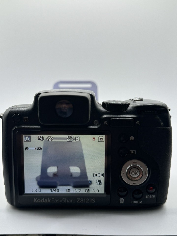 Kodak Easyshare Z812 IS 8.1MP Digital Bridge Camera Tested Working